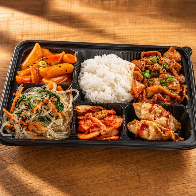 Deluxe Dorsirak Combo Meal Box.